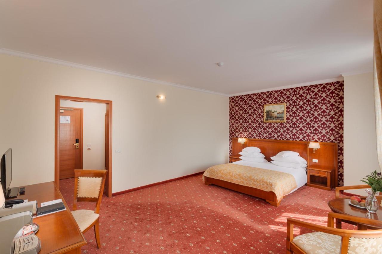 Hotel Opera Plaza Cluj-Napoca Exterior photo