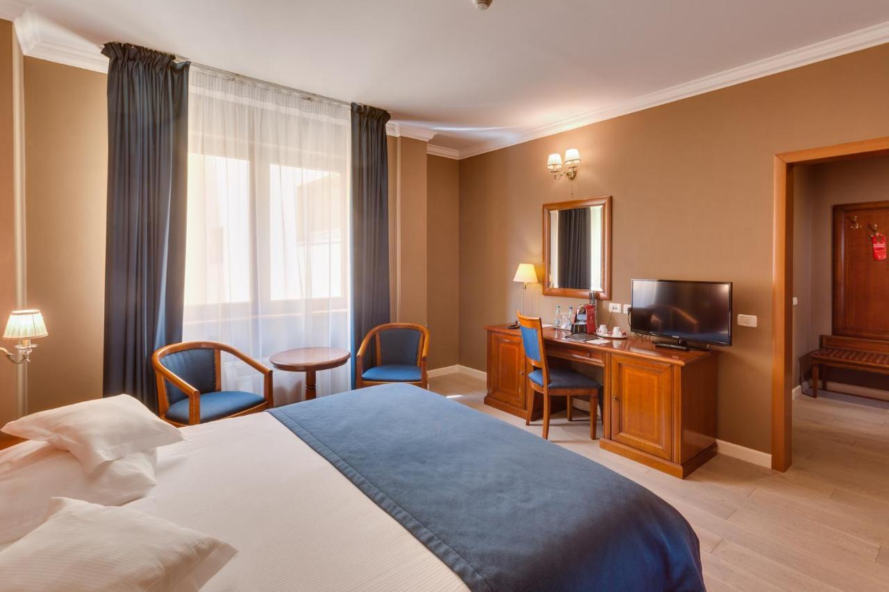 Hotel Opera Plaza Cluj-Napoca Exterior photo