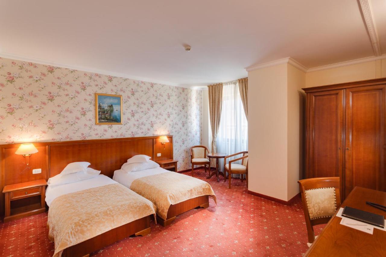 Hotel Opera Plaza Cluj-Napoca Exterior photo