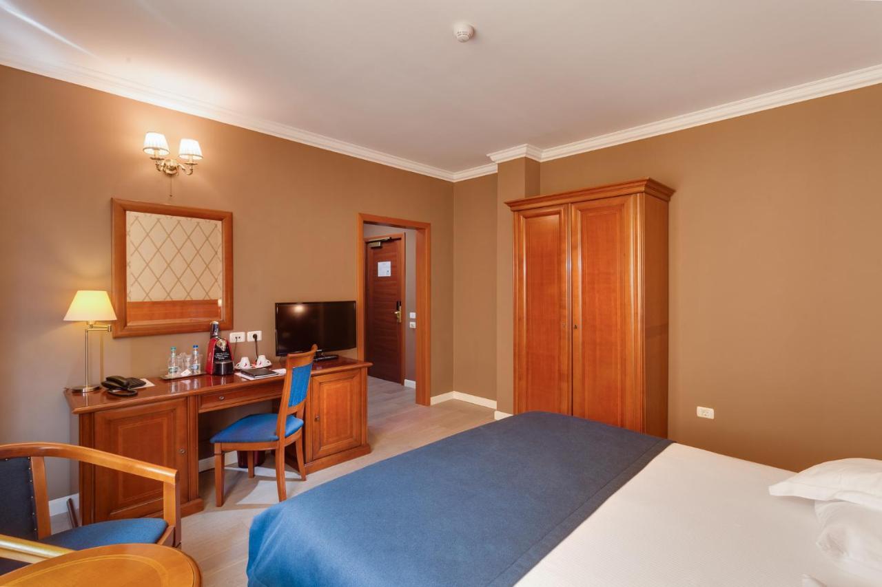 Hotel Opera Plaza Cluj-Napoca Exterior photo