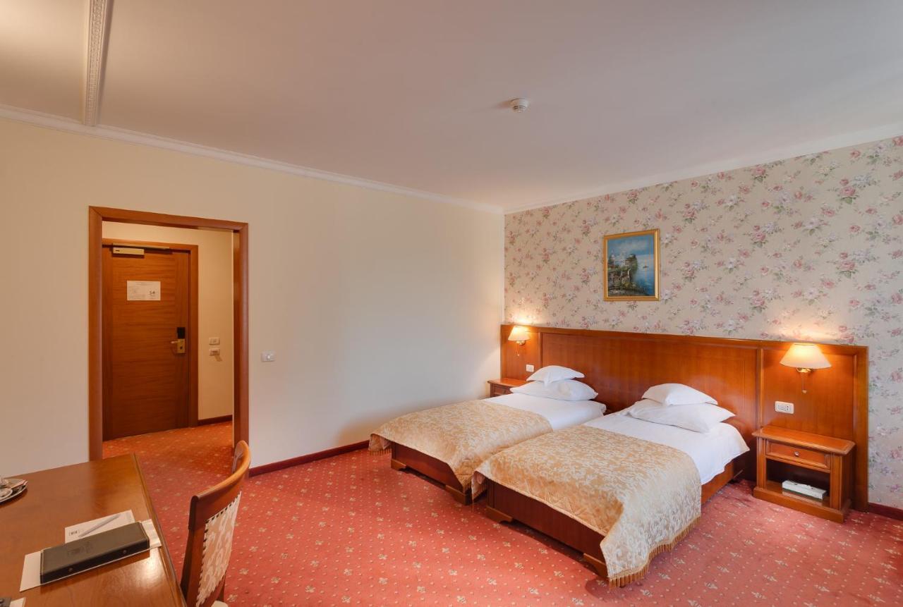Hotel Opera Plaza Cluj-Napoca Exterior photo